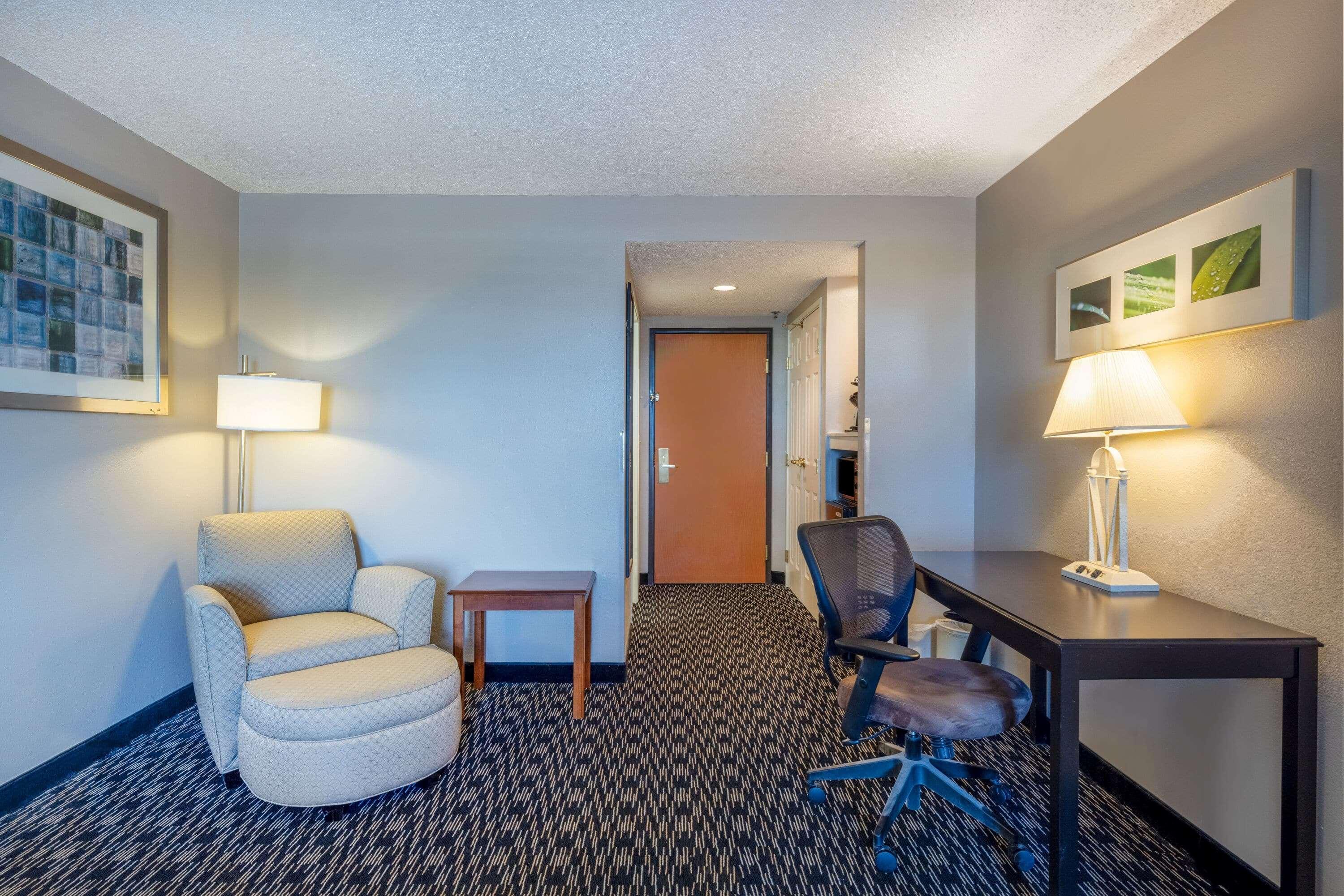 Wingate By Wyndham Gillette Hotel Exterior photo